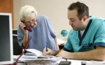 Один раз відрізали шлунок, а пошити не можуть» найстаріший хірург світу можуть