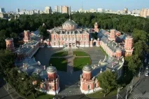 ПЕТРОВСЬКИЙ ШЛЯХОВИЙ ПАЛАЦ Палац