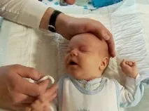 Чому часто чхає новонароджений часто
