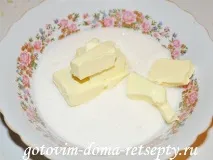 Плюшки з цукром та корицею плюшки