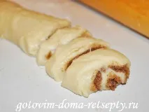 Плюшки з цукром та корицею випічки