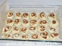 Плюшки з цукром та корицею плюшки