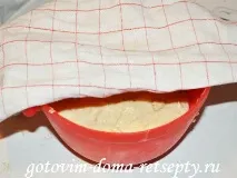 Плюшки з цукром та корицею випічки