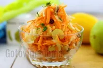 Салат з моркви та селери стеблової смаком