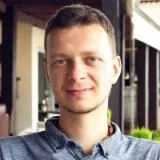 головна