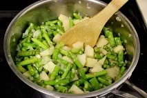 Суп-пюре зі спаржі суп-пюре
