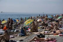 Дивний пляжний гардероб українців на відпочинку, Журнал Cosmopolitan пляжний