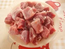 Смажене зі свинини з картоплею картоплею