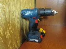 срещу dewalt