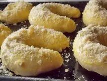 Булочки з посипанням Підковки посипанням