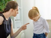 дете краде