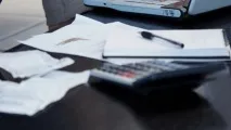 Який розмір пені за прострочення комунальних платежів Чим загрожує невчасна оплата комунальних платежів розмір