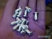 Як ставлять шипи на колеса ставлять