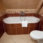плочки кафяви