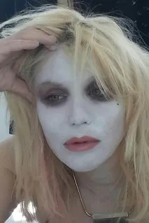 courtney грим