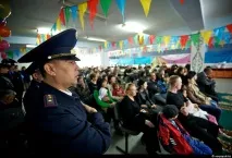 Науриз за колючим дротом дротом