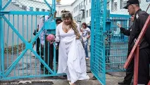 Нареченої вбивць дівчини, які вийшли заміж за злочинців вийшли
