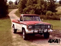 Першим комфортабельним позашляховиком у світі став Jeep Wagoneer першим