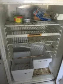 Літня жінка нікого не впускала у квартиру літня