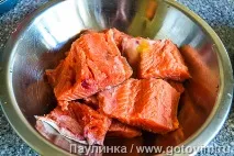 Риба в томатному клярі голець