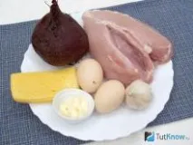 Листковий салат з курки та буряків святкова страва листковий