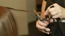 Стрижка гарячими ножицями, що потрібно знати про процедуру процедуру