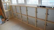 Внутрішнє оздоблення балконів вагонкою із попереднім утепленням попереднім