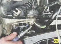 Заміна зовнішнього наконечника кермової тяги Nissan Primera 2001-2007 тяги