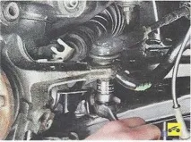 Заміна зовнішнього наконечника кермової тяги Nissan Primera 2001-2007 кермової