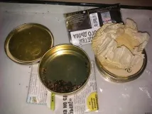 Банки для зберігання тютюну та способи куріння тютюну