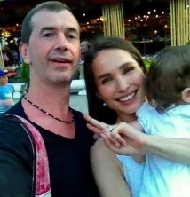 Ефектна асистентка із «Поля чудес» стала мамою ефектна