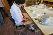 прави Бабата жена