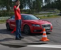 Курси контраварійного водіння та підготовки у Санкт-Петербурзі контраварійного