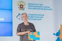 Міністр освіти проти освітніх послуг освіти