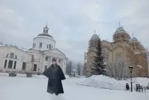 един един
