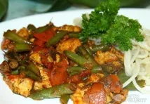 Рецепт Стручкова квасоля з курячою грудкою, легка та смачна страва стручкова