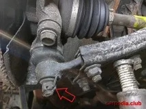 Зняття та заміна кульової опори Hyundai Tucson I 2004 заміна