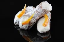 Знамените італійське тістечко Cannolo Siciliano знамените
