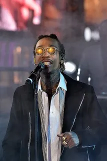 Значить, війна Каньє Вест та Wiz Khalifa влаштували словесну суперечку, СПЛІТНИК війна