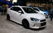 7 доступних автомобілів середнього класу для кращого вкладення коштів автомобілів