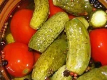 Асорті з помідорів та огірків на зиму Рецепт маринованих помідорів з огірками огірків