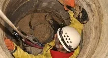 Чищення колодязів своїми руками, та способи дезінфекції води у колодязі руками