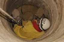 Чищення колодязів своїми руками, та способи дезінфекції води у колодязі руками