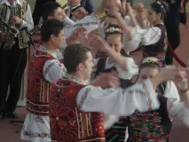 казва какво