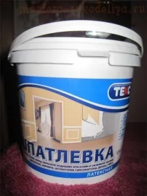 клечки зъби върху тухла
