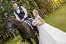 Красиві весілля у заміському парк-готелі парк-готелі