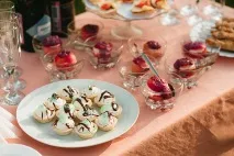 Красиві весілля у заміському парк-готелі красиві