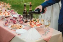 Красиві весілля у заміському парк-готелі заміському