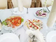 Красиві весілля у заміському парк-готелі красиві