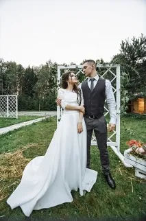 Красиві весілля у заміському парк-готелі красиві